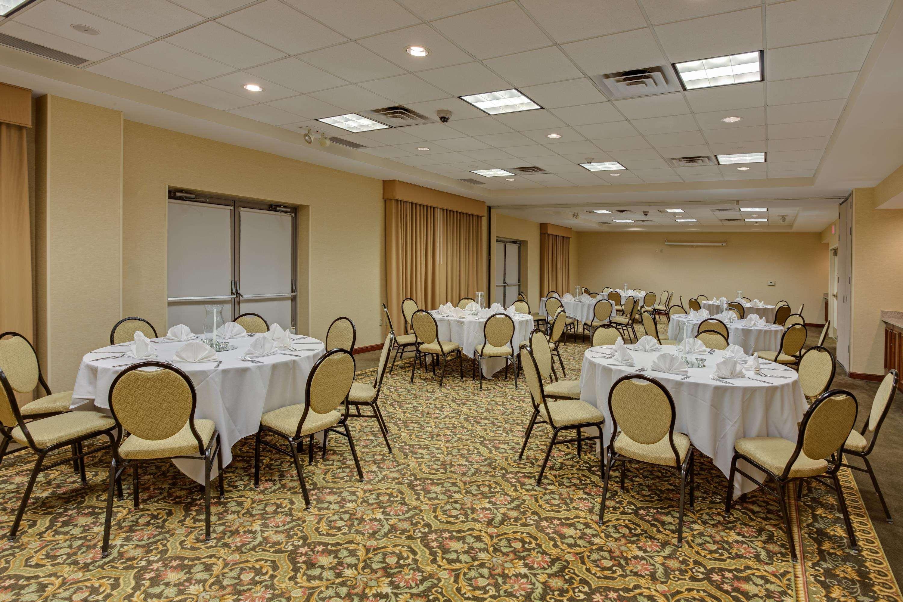 Hilton Garden Inn Cleveland Airport Fairview Park Kültér fotó